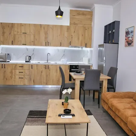 Luxury Square 21 *
